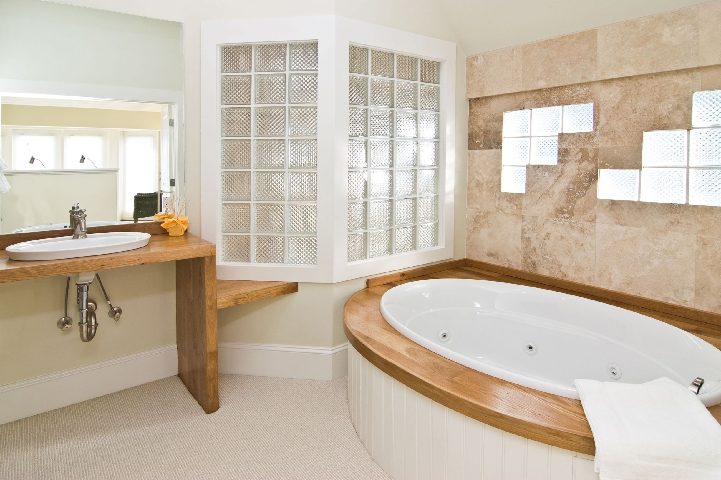 Revitalize Old Bathrooms Using Bathtub Refinishing Services Seattle WA Residents Love