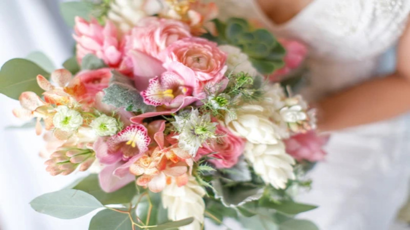 What to Expect From a Wedding Florist In Maui
