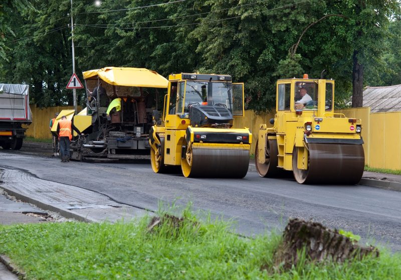 Extend Pavement Life With an Asphalt Sealcoating Contractor Bloomfield Hills MI Service