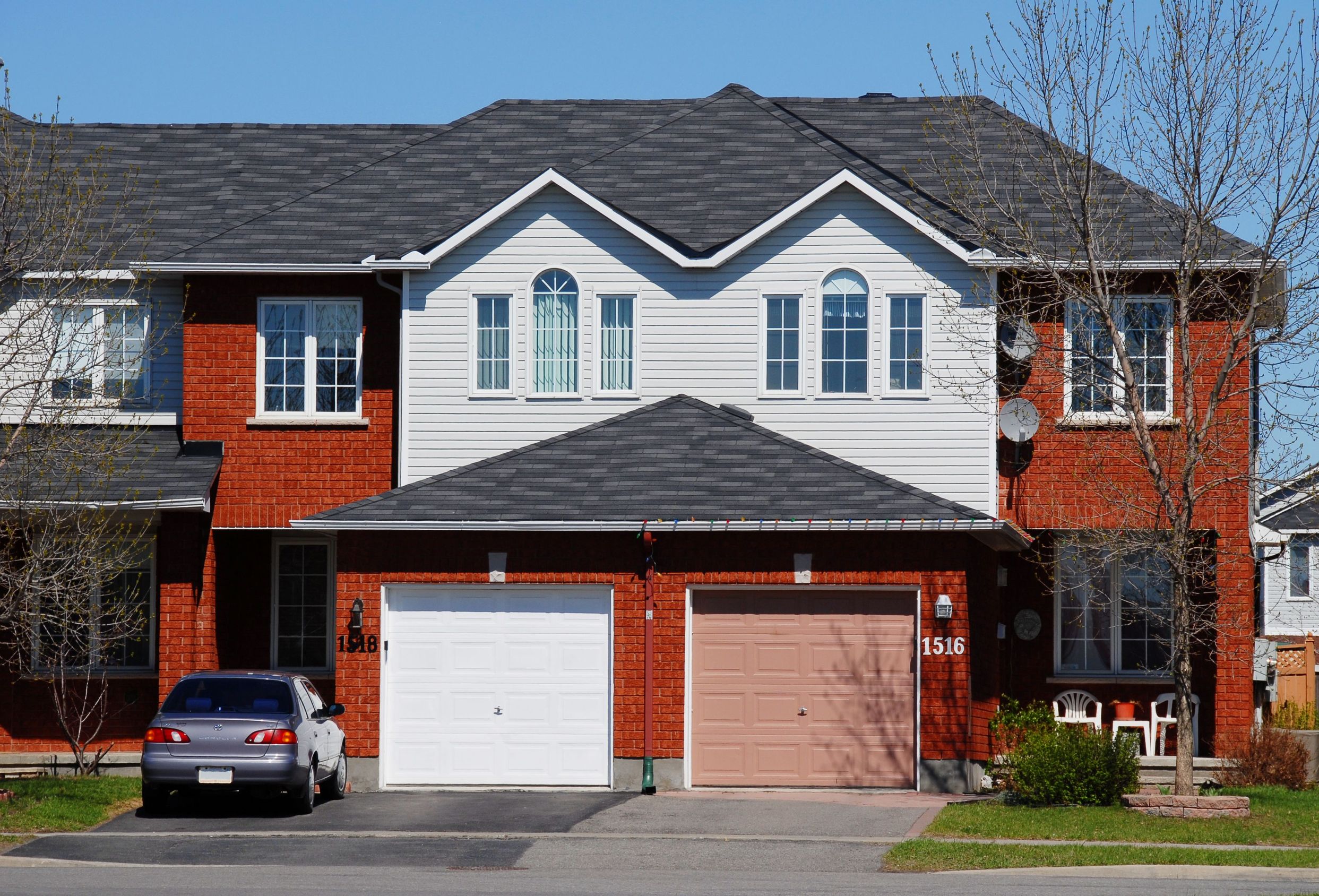 Top Benefits to Hiring a Professional to Install Your New Garage Door