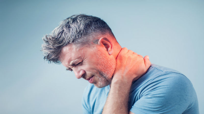 How a Car Accident Chiropractor in Glendale, AZ Helps Whiplash Patients