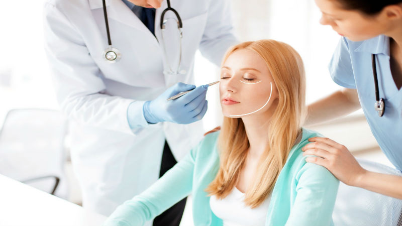Two Main Reasons Why Chicago Residents Want a Tummy Tuck Procedure