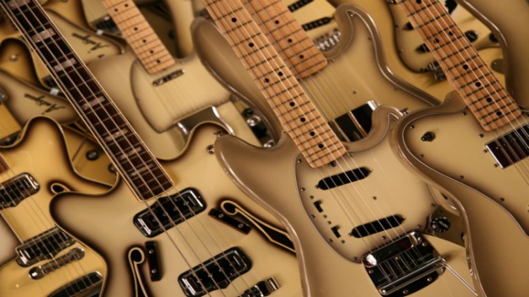 How Much Does Condition Matter When Selling a Vintage Guitar in Chicago?